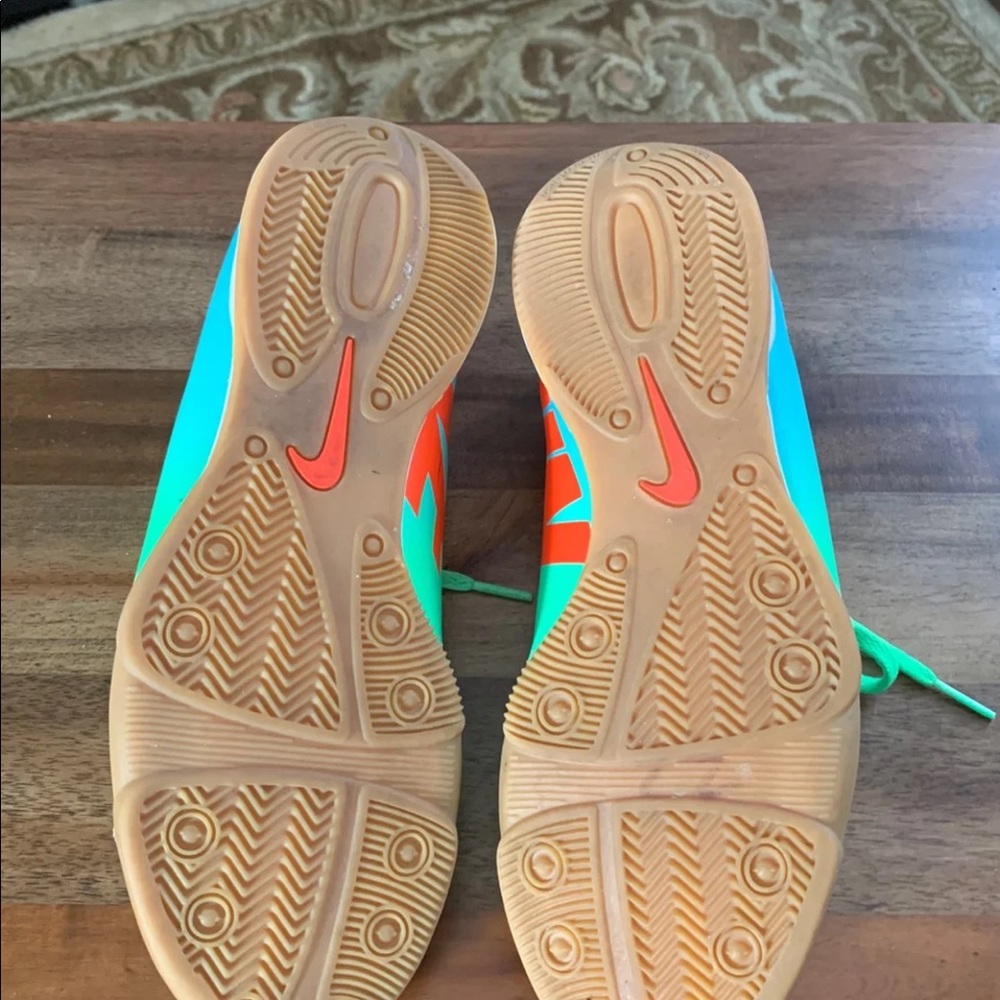 Nike - Picture 5 of 5